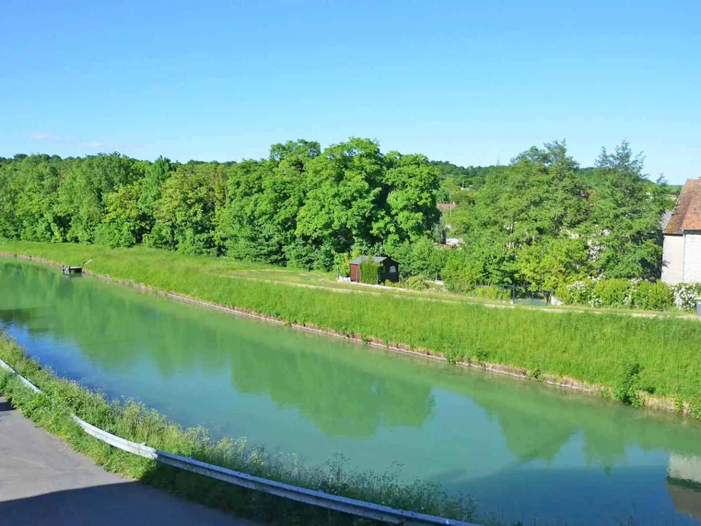 Grand T2 Renove - Bord Du Canal - Commerces A Pied Moret-sur-Loing Exterior foto
